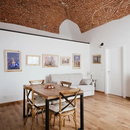 Piazza Vittorio 13 *